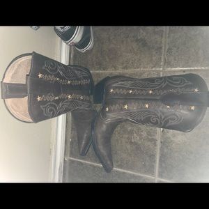 Size 6 women’s boots